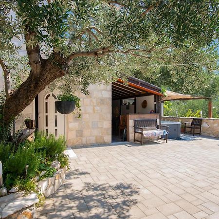 Beautiful Home In Makarska With Kitchen Exterior photo